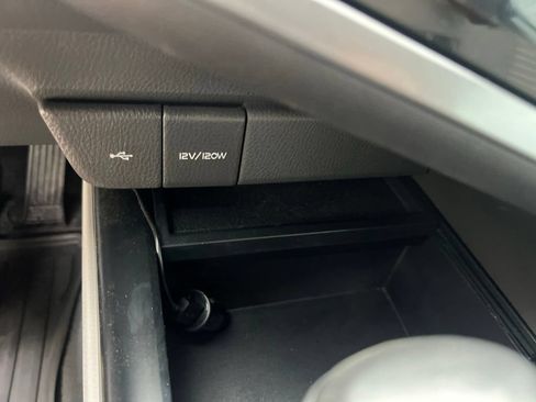 Used 2020 Toyota Camry SE FWD image 38