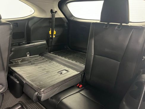 Used 2023 Toyota Highlander Limited FWD image 12