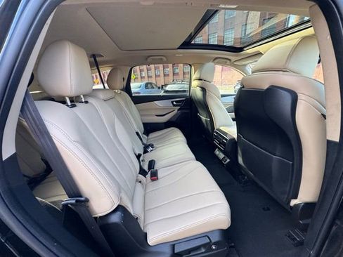 Used 2023 Acura MDX SH-AWD w/ Technology Package image 12
