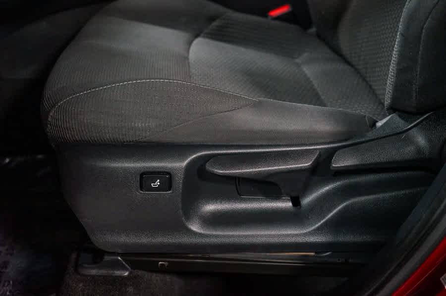 Used 2018 Toyota C-HR XLE FWD image 21