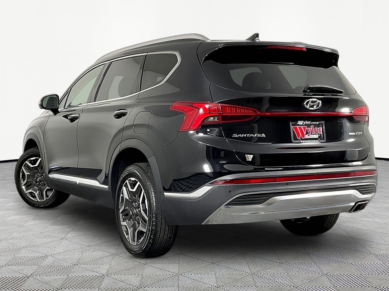 Certified 2023 Hyundai Santa Fe Limited w/ Cargo Package AWD/4WD image 4