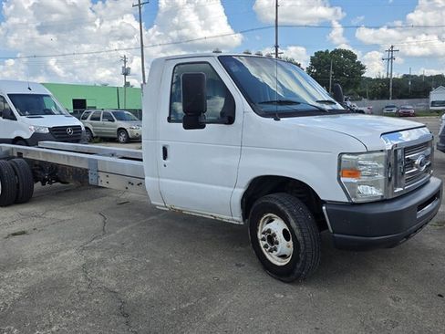 Used 2011 Ford E-450 and Econoline 450 Super Duty RWD image 1