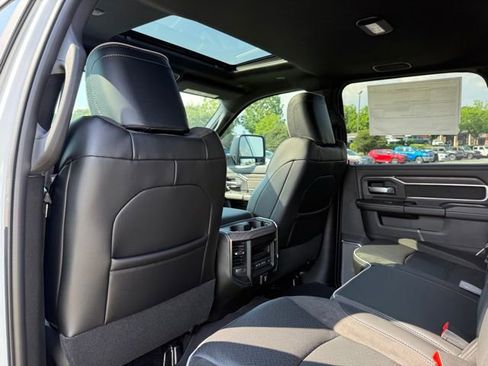 New 2026 RAM 2500 Laramie AWD/4WD image 28
