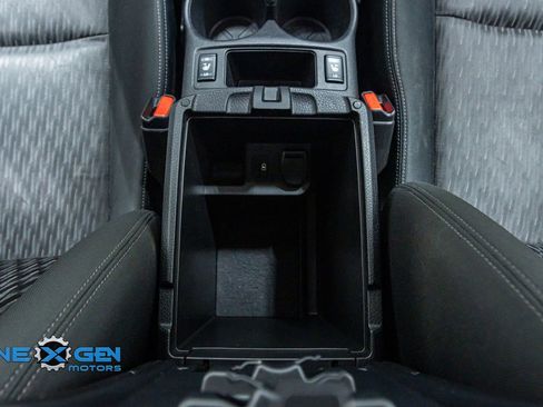 Used 2020 Nissan Rogue SV image 29