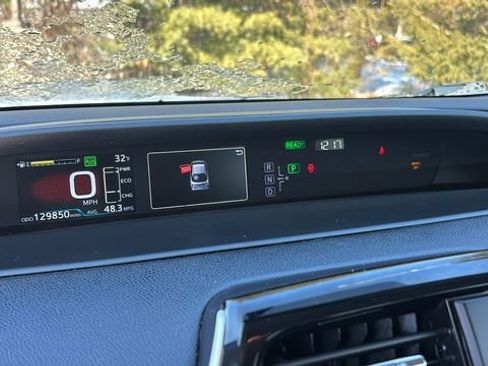 Used 2016 Toyota Prius Two image 13