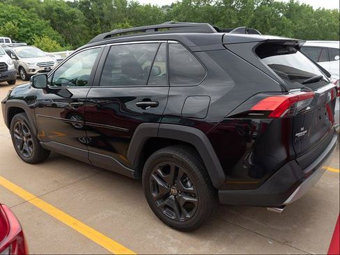 Used 2022 Toyota RAV4 Adventure w/ Convenience Package AWD/4WD image 5
