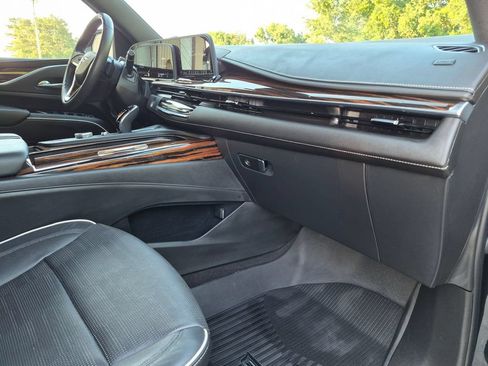 Certified 2023 Cadillac Escalade Premium Luxury AWD/4WD image 31
