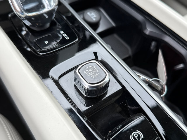 Certified 2026 Volvo XC60 B5 Ultra AWD/4WD image 19