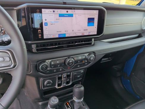 New 2025 Jeep Gladiator High Tide image 22