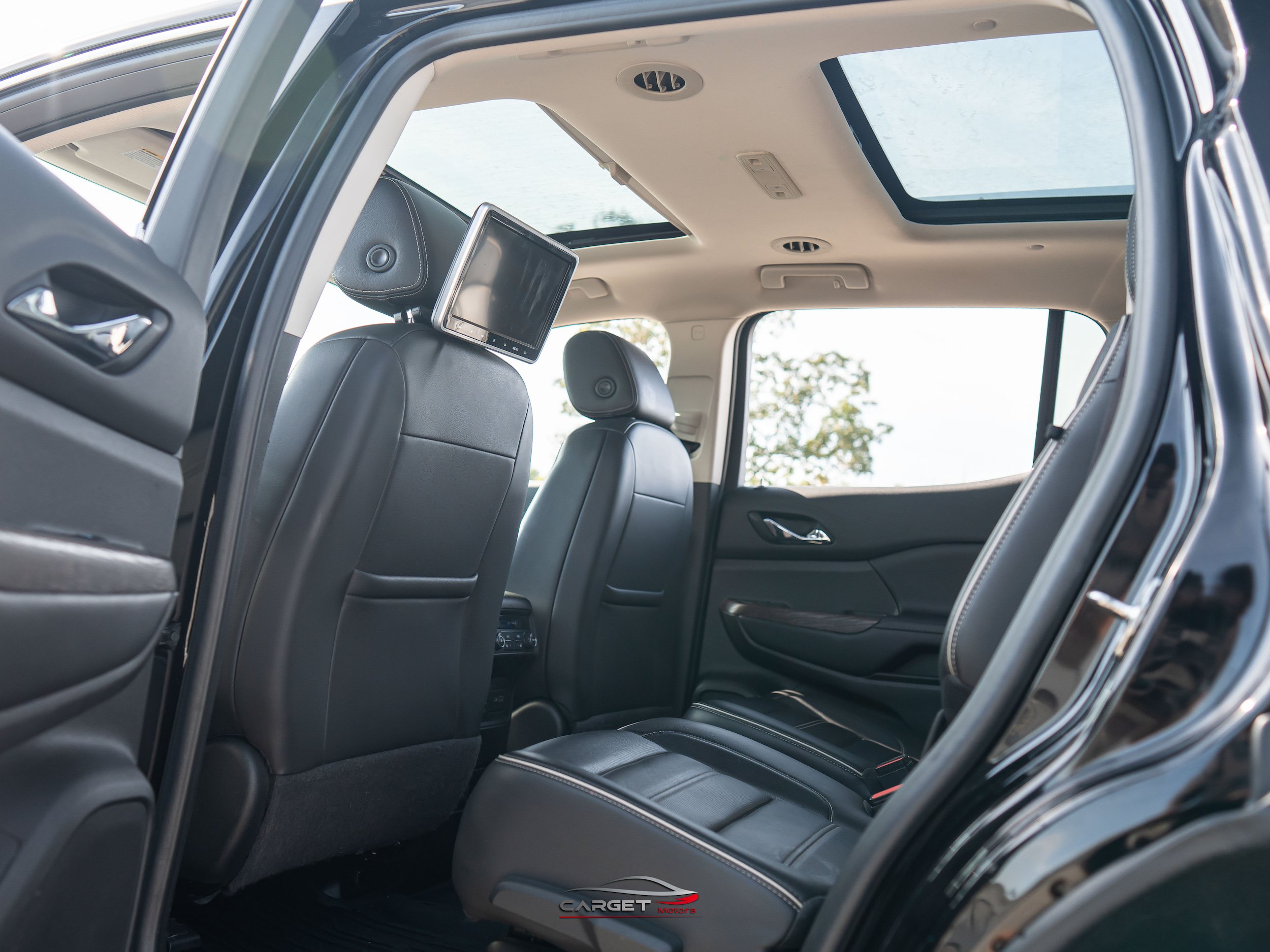 Used 2020 GMC Acadia Denali w/ Technology Package FWD image 22