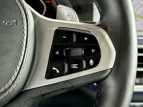 Used 2022 BMW X7 M50i image 14