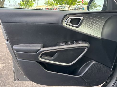 Used 2025 Kia Soul LX w/ LX Technology Package image 18