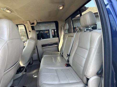 Used 2010 Ford F250 Lariat image 6
