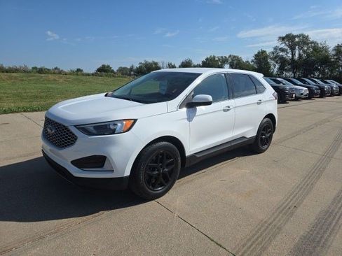 Used 2024 Ford Edge SEL AWD/4WD image 3