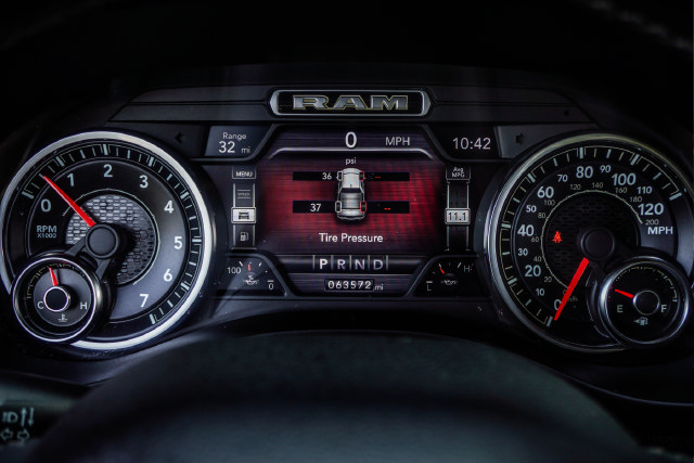 Used 2019 RAM 1500 Big Horn AWD/4WD image 17