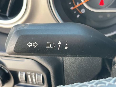 Used 2020 Jeep Wrangler Unlimited Sahara image 20