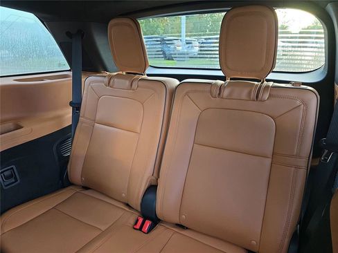 Used 2025 Lincoln Aviator Black Label w/ Jet Appearance Package image 10