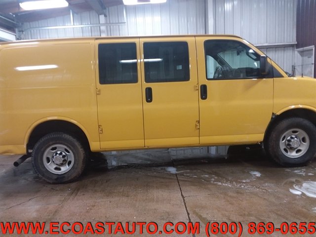 Used 2019 Chevrolet Express 2500 w/ Driver Convenience Package RWD image 3