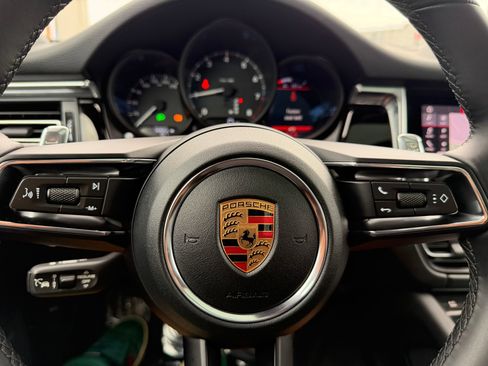 Certified 2026 Porsche Macan AWD/4WD image 31