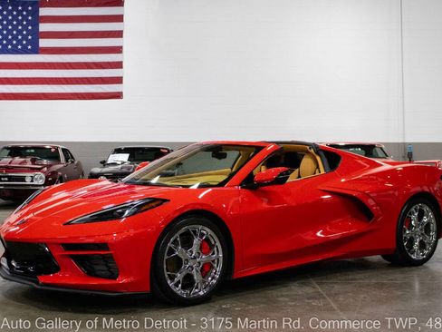 Used 2021 Chevrolet Corvette Stingray Premium Cpe w/ Z51 Performance Package RWD image 1