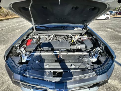 Used 2024 Chevrolet Colorado LT image 28