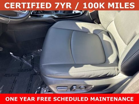 Used 2023 Toyota Corolla Cross XLE w/ Convenience Package AWD/4WD image 15