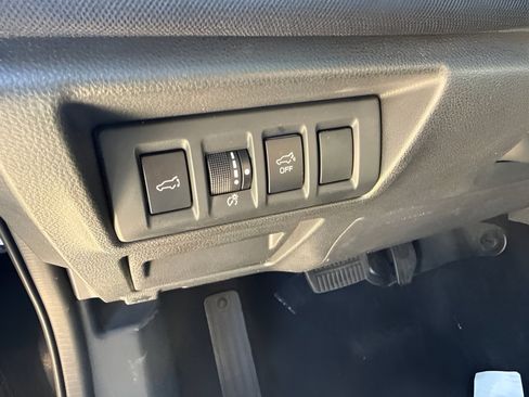 Used 2024 Subaru Outback Premium AWD/4WD image 16