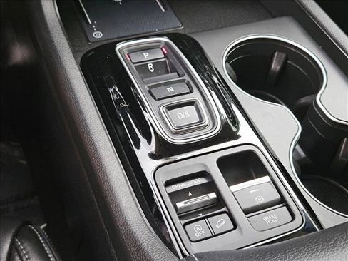 Used 2025 Honda Pilot EX-L image 13