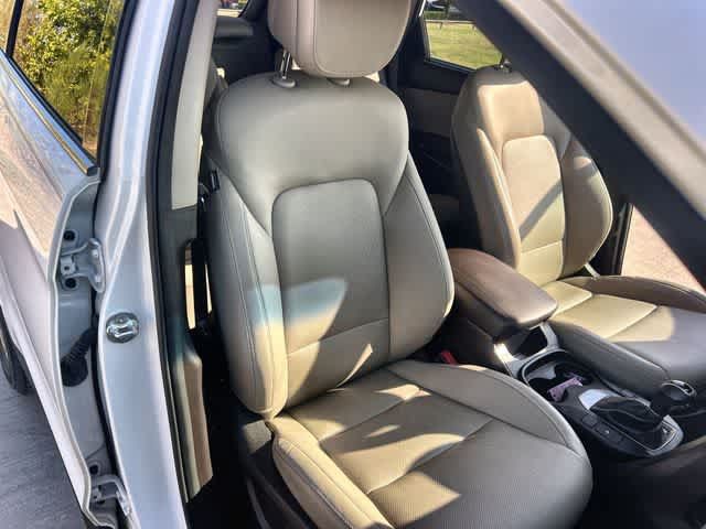 Used 2017 Hyundai Santa Fe Limited FWD image 12
