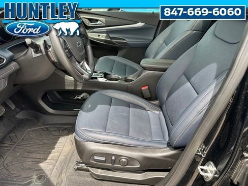 Used 2023 Chevrolet Bolt EUV Premier w/ Sun & Sound Package FWD image 18