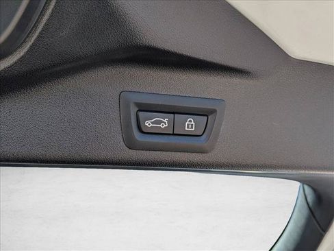Used 2022 BMW X5 xDrive40i w/ Premium Package AWD/4WD image 7