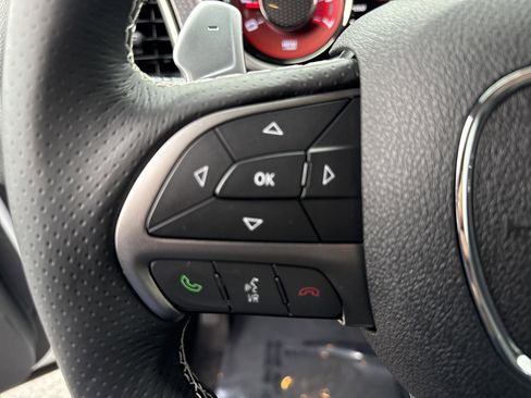 Used 2015 Dodge Challenger SRT Hellcat image 39