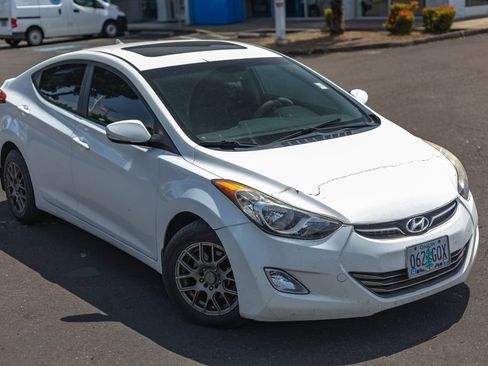 Used 2013 Hyundai Elantra Limited FWD image 2