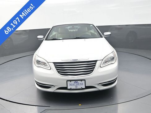 Used 2011 Chrysler 200 Limited FWD image 2