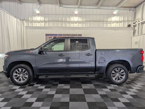 Used 2022 Chevrolet Silverado 1500 RST w/ Convenience Package II AWD/4WD image 2