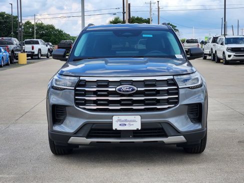 New 2026 Ford Explorer Active RWD image 6