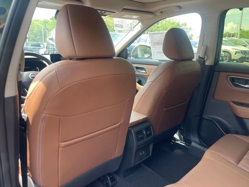 New 2026 Nissan Rogue Platinum AWD/4WD image 14