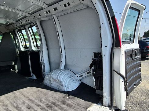 Used 2019 Chevrolet Express 2500 w/ Enhanced Convenience Package RWD image 30