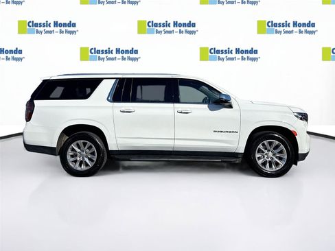 Used 2023 Chevrolet Suburban Premier image 9