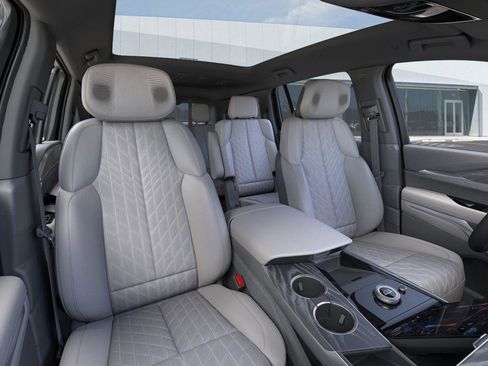 New 2026 Cadillac Escalade IQ Sport 1 w/ LPO, Floor Liner Package AWD/4WD image 17