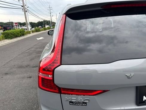 Used 2025 Volvo XC60 B5 Plus AWD/4WD image 10
