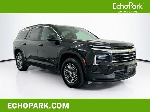 Used 2026 Chevrolet Traverse LT AWD/4WD image 1