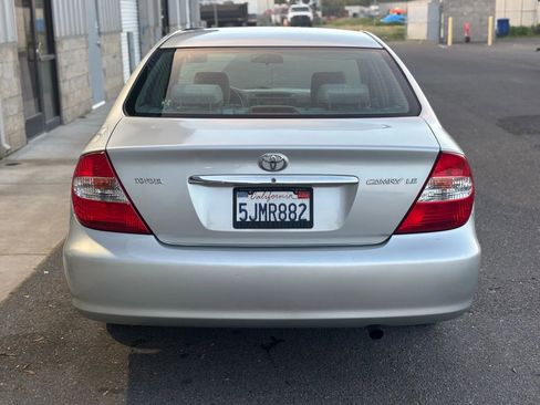 Used 2004 Toyota Camry LE FWD image 4