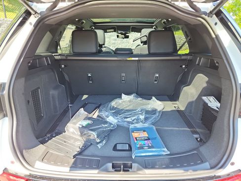 New 2026 Land Rover Discovery Sport Landmark AWD/4WD image 13