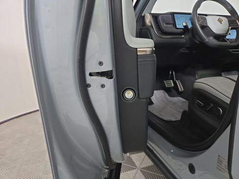 Used 2024 Rivian R1T Adventure AWD/4WD image 30