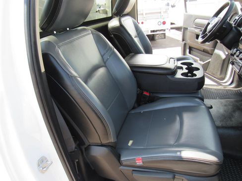 Used 2020 RAM 2500 Tradesman w/ Chrome Appearance Group RWD image 10
