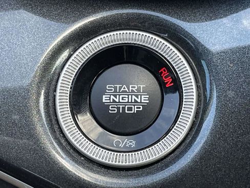 Used 2021 Jeep Grand Cherokee L Laredo image 24