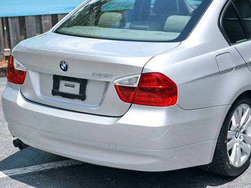 Used 2006 BMW 325i Sedan RWD image 26