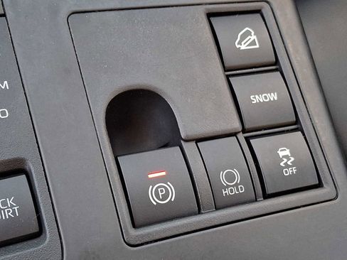 Used 2023 Toyota Highlander XLE w/ Protection Package #3 (TMS) AWD/4WD image 22