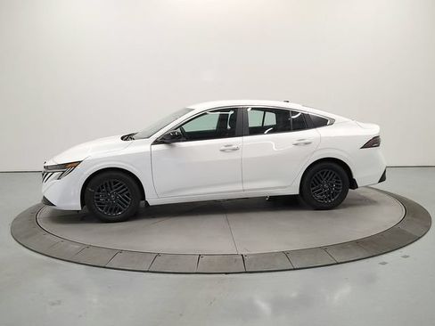 Used 2026 Nissan Sentra SV w/ SV Convenience Package FWD image 5
